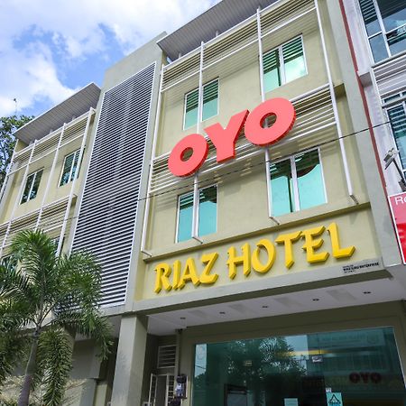 Oyo 89839 リアズ ホテル Malacca エクステリア 写真