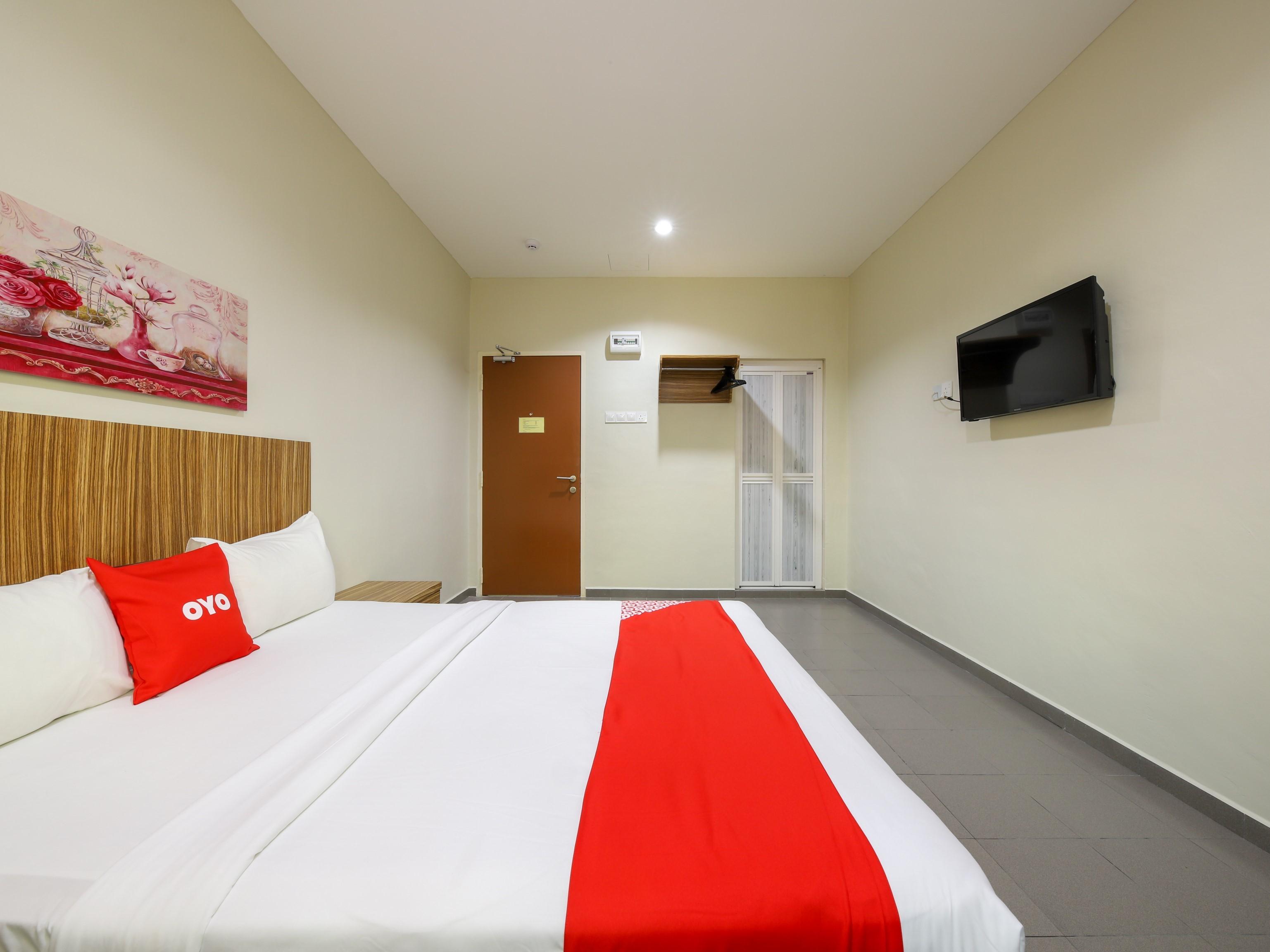 Oyo 89839 リアズ ホテル Malacca エクステリア 写真
